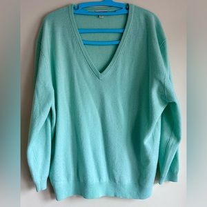 J. Crew V-Neck Sweater 100% Cashmere Medium Mint Green Spring Pastel Easter